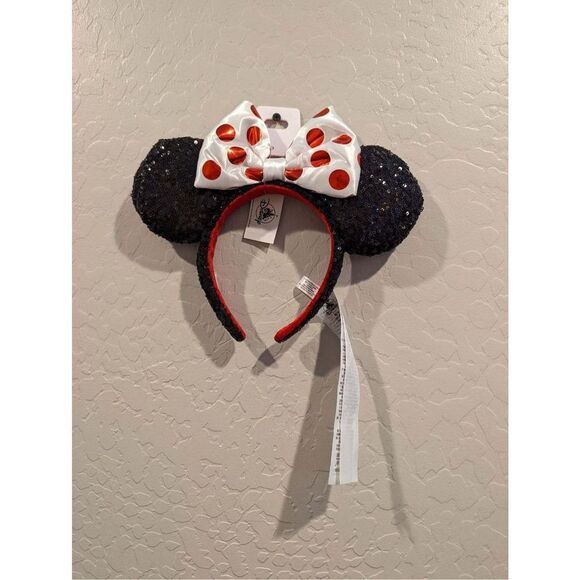 Disney Christmas 2025 Lil Rin Rin Plush Badge Red New